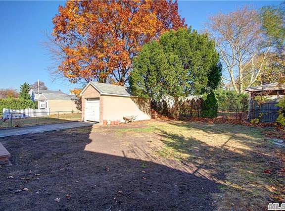 3rd image of 52 Gardner Ave