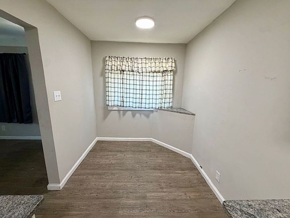 4th image of 564 Marquette Dr #564