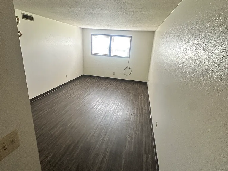 1120 Hancock Dr #5 — Photo 6