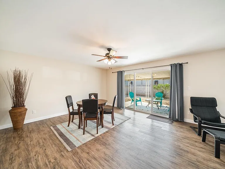 1053 E Geneva Dr — Photo 7