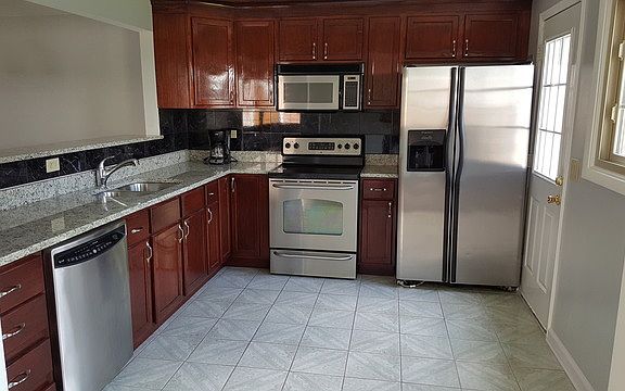 3rd image of 9161 W Oaks Ave