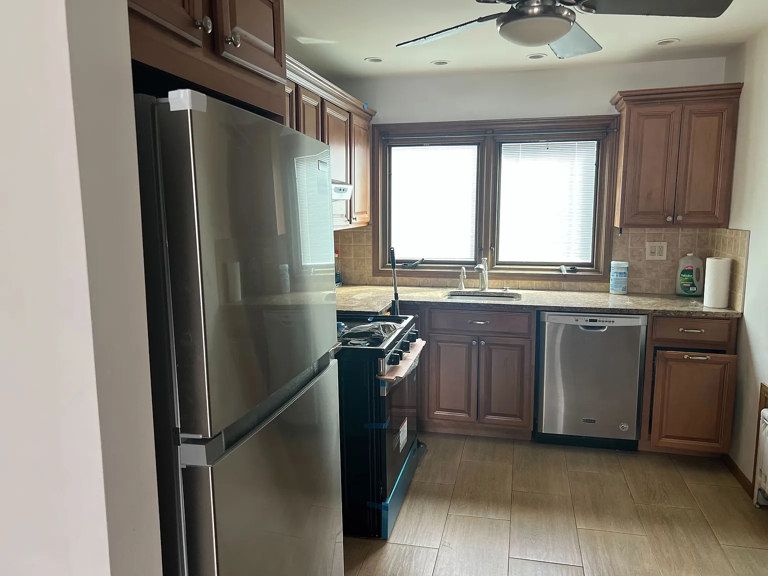 3 bed, $2,900 — Photo 2