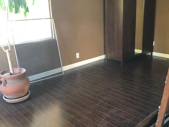 Living Room (everything will be removed)