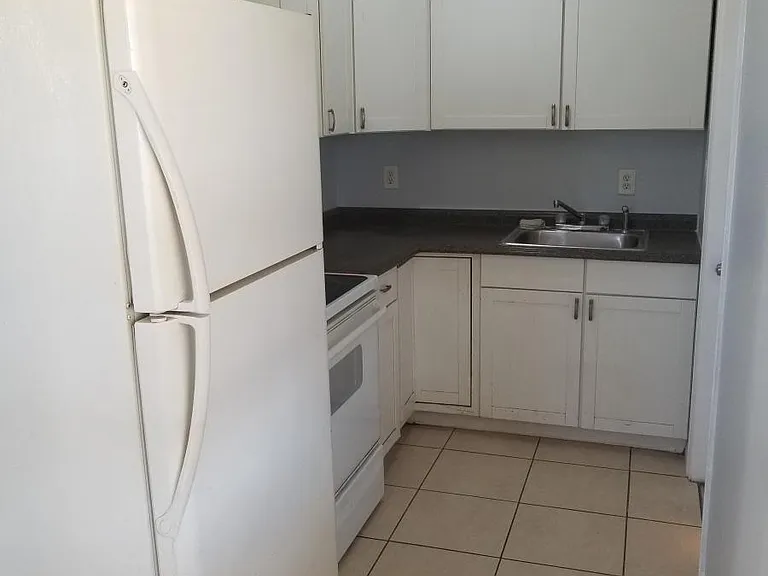 8358 Aero Ave — Photo 2