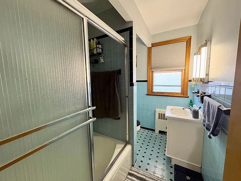 182 Roosevelt St — Photo 18