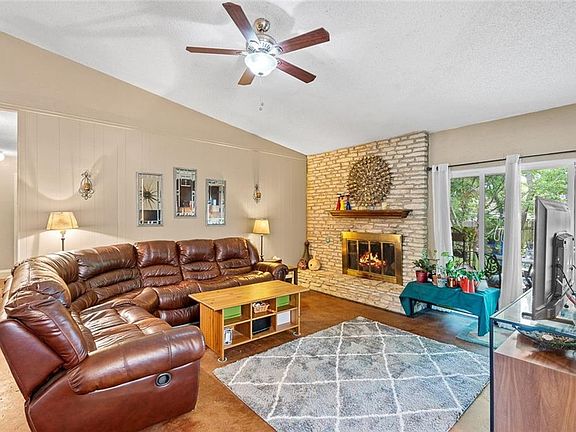 5th image of 607 Wagon Wheel Dr