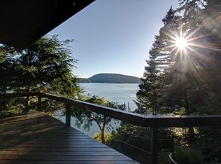 15809 Yokeko Dr, Anacortes, WA 98221