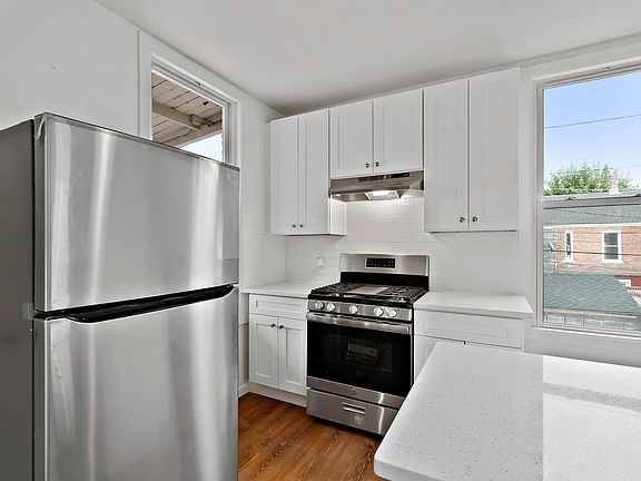 3rd image of 2830 W 25th Pl #2
