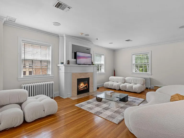 1785 Dupont Ave S #UPPER — Photo 6