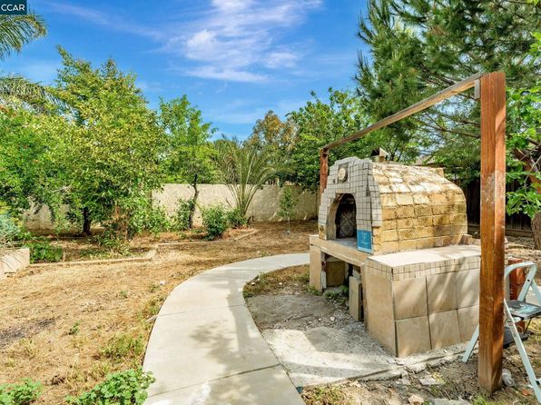 1317 Zinnia Ct, Patterson, CA 95363