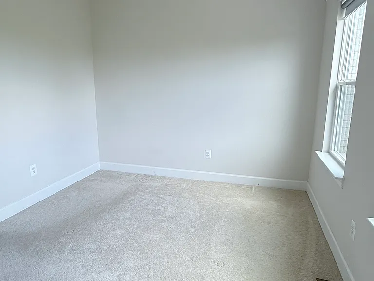 3511 Carnaby St — Photo 21