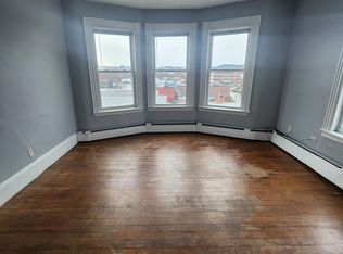 94 Knox St APT 7, Lewiston, ME 04240