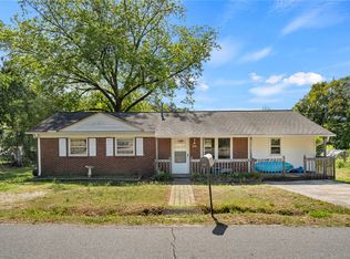 308 Clayton St, Central, SC 29630