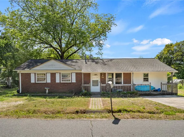 308 Clayton St, Central, SC 29630