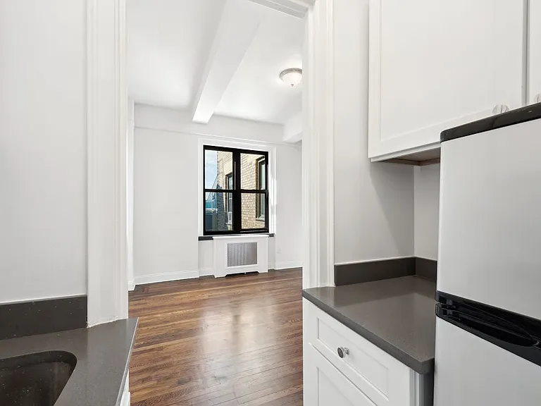208 W 23rd St #1607 — Photo 7