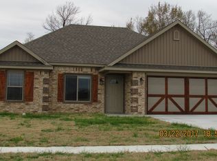 1280 Sebastian Ln, Prairie Grove, AR 72753