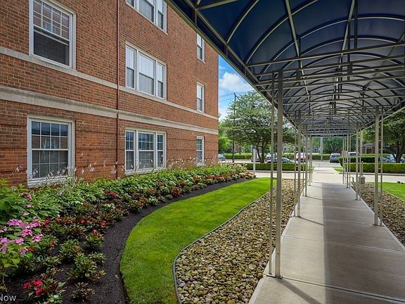 4th image of 19015 Van Aken Blvd APT 315
