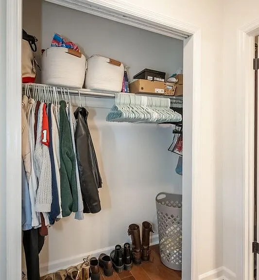 281 Rhodes Dr — Photo 25