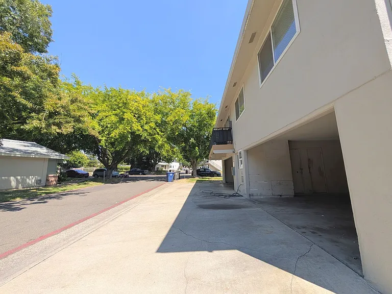 6435 Greenback Ln — Photo 17
