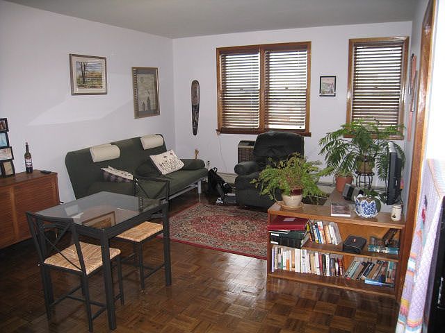 1st image of 2048 42nd St #3B