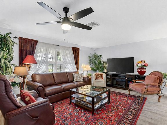 2nd image of 3120 Seagrape Road