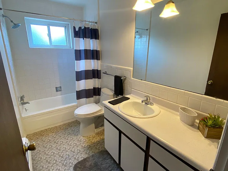 2035 N Main St #202 — Photo 9