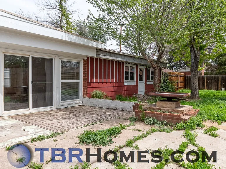 2052 Jamaica St — Photo 18