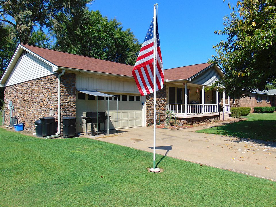 1st image of 12 Tanglewood Ln