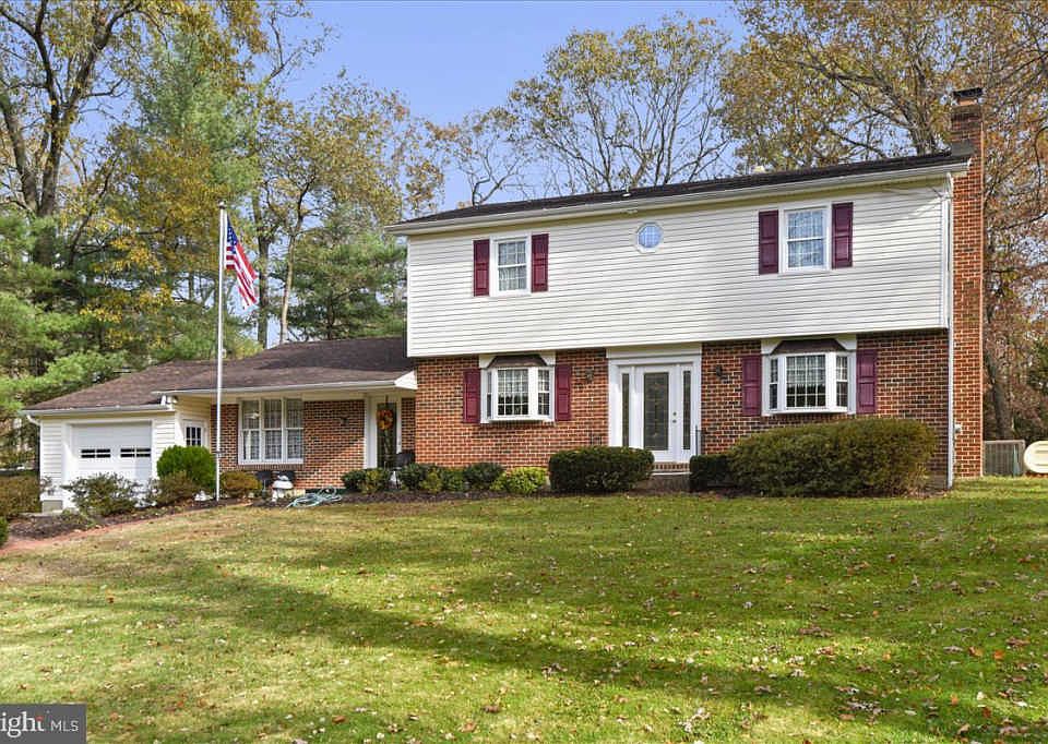 1st image of 397 Aurora Dr