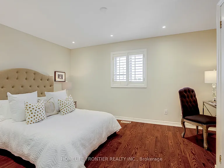 22 Balmoral Ave #4 — Photo 31