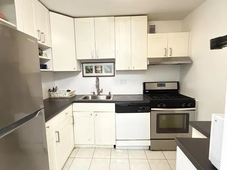 2100 Linwood Ave #4P — Photo 9