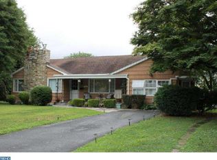 323 Sutherland Rd, Ewing, NJ 08618