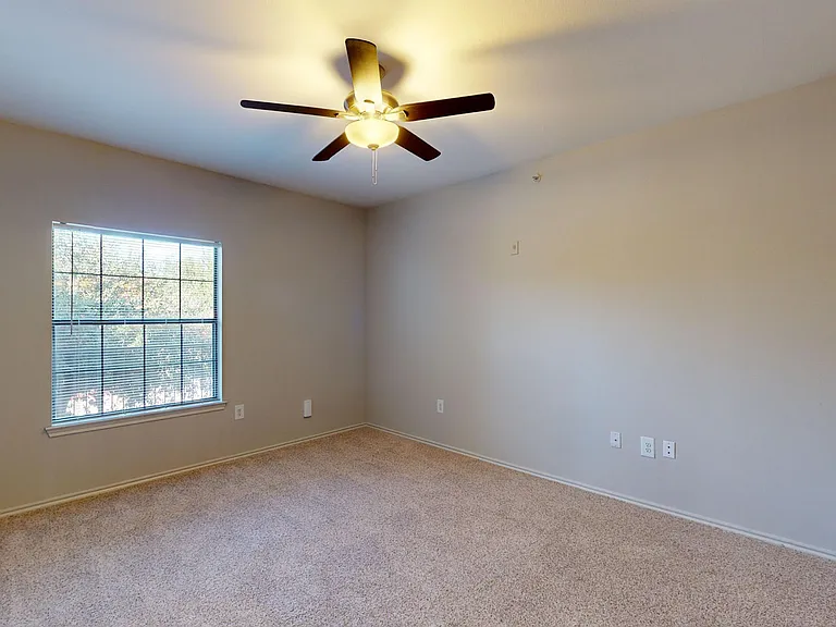 Lakeline Villas — Photo 102