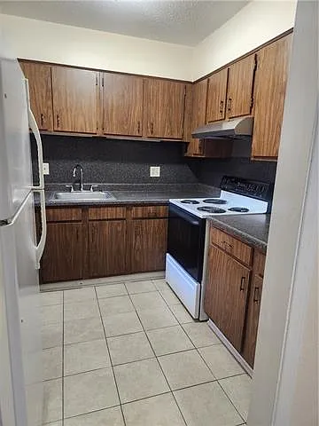 1 bed, 1.0 bath, 576 sqft, $950 — Photo 4