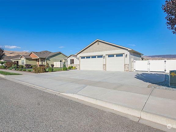 4th image of 195 Sun Valley Drive