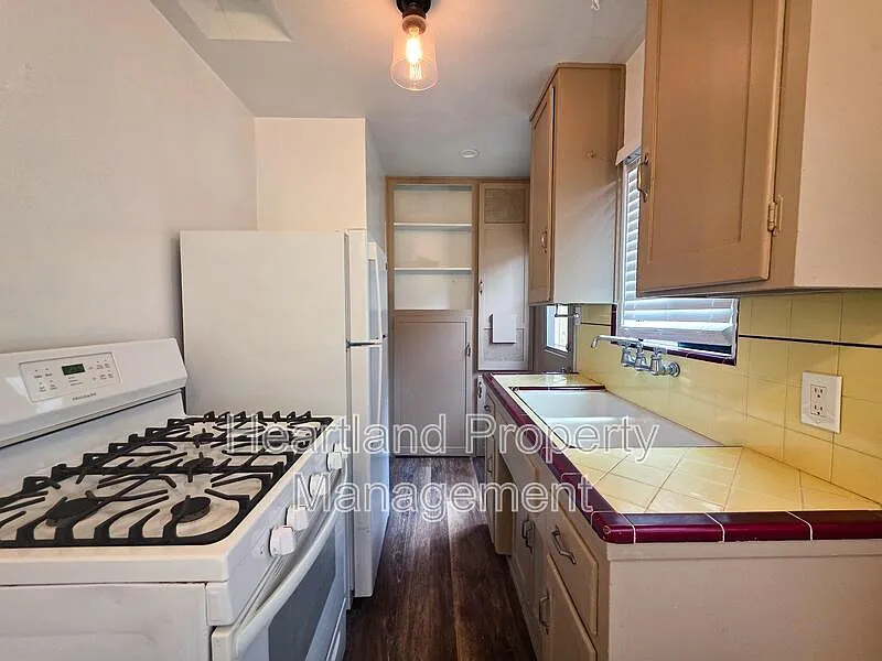 1 bed, 1.0 bath, 450 sqft, $2,495 — Photo 3