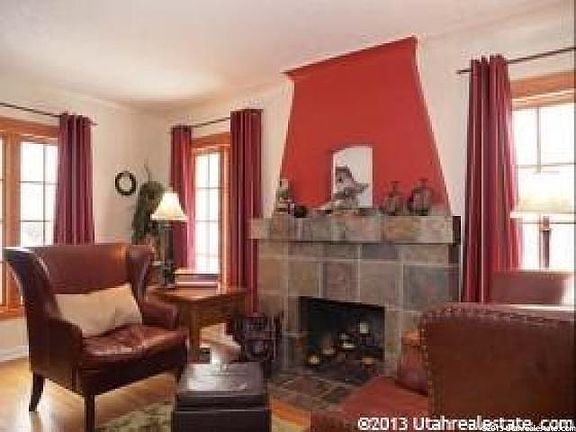 4th image of 1537 E Roosevelt Ave