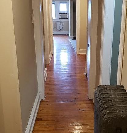 2nd image of 916 W State St #4
