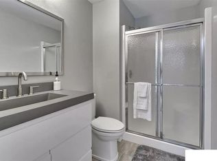 16505 Patrick Ave, Omaha, NE 68116