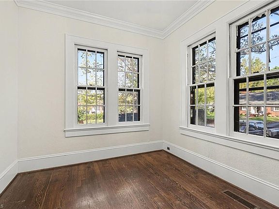 5th image of 221 Spring St