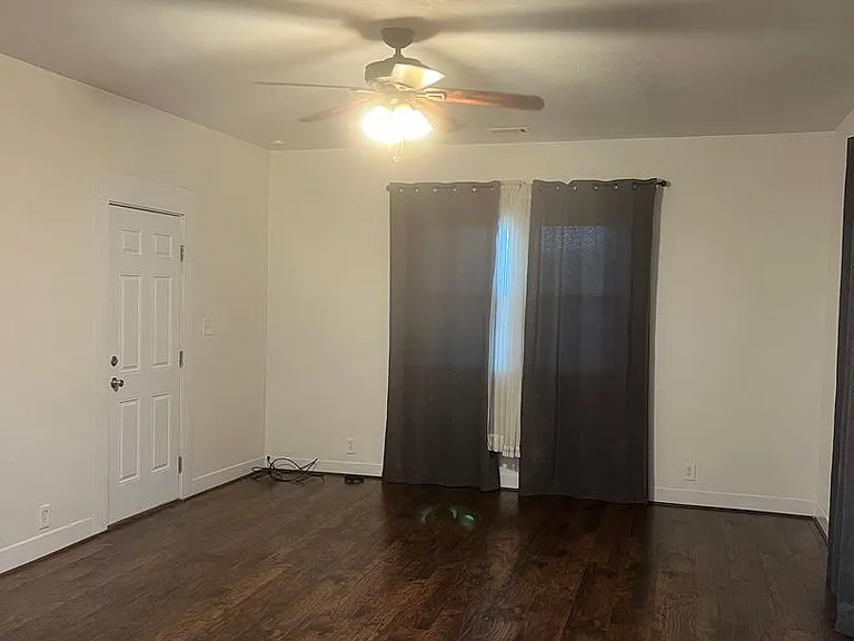 1407 E St — Photo 3
