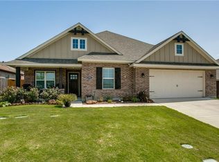 4903 Lakepark Dr, Sanger, TX 76266