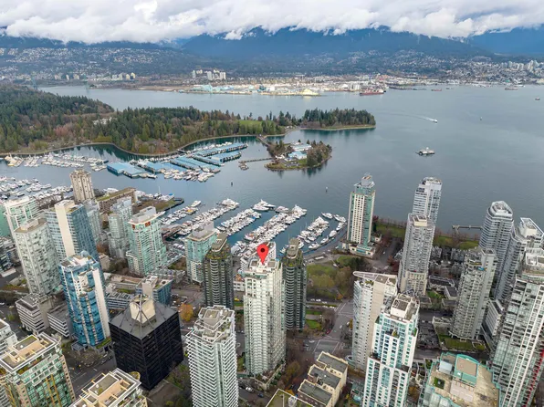 1328 W Pender St #306, Vancouver, BC V6E 4S9