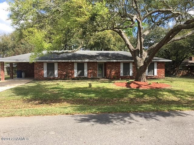 1st image of 120 Whispering Oaks Dr