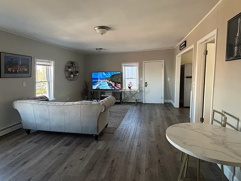 20 Jones St #1 — Photo 5