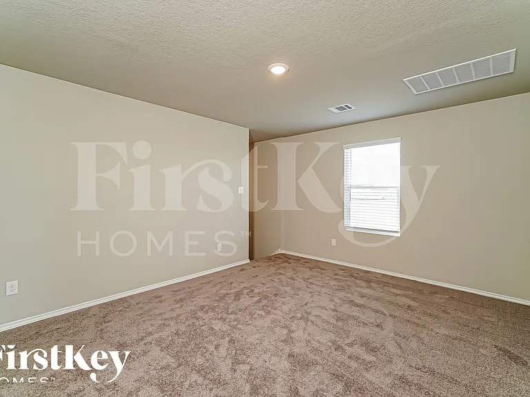 10707 Prusiner Dr — Photo 9