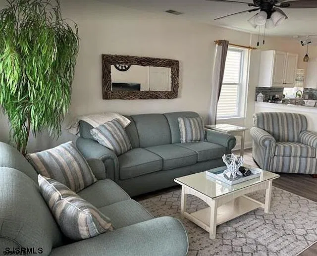 2 bed, 2.5 bath, $1,800 — Photo 2