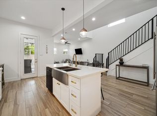 5021 Creekmont Dr, Houston, TX 77091