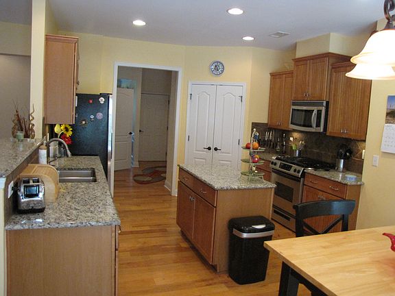 3rd image of 185 Heritage Point Dr