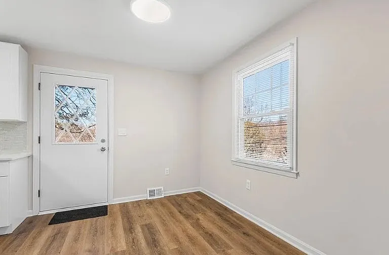820 Templecliff Rd — Photo 8